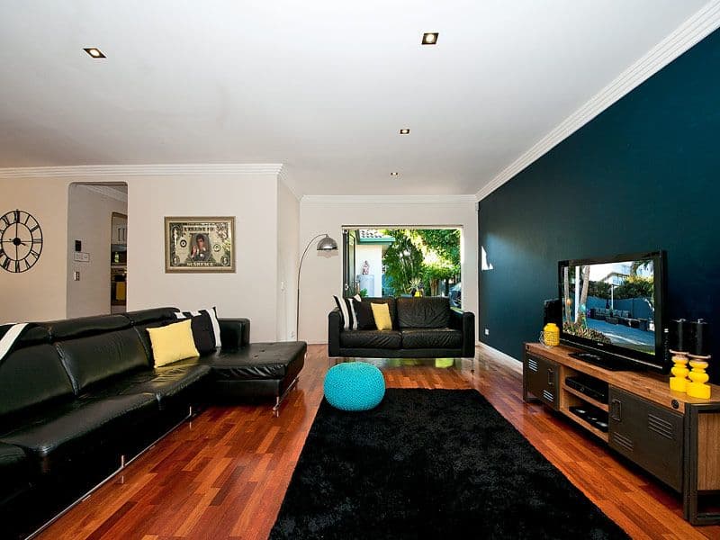 19 Coogeen Street, Sorrento QLD 4217, Sorrento - Thumbnail 5