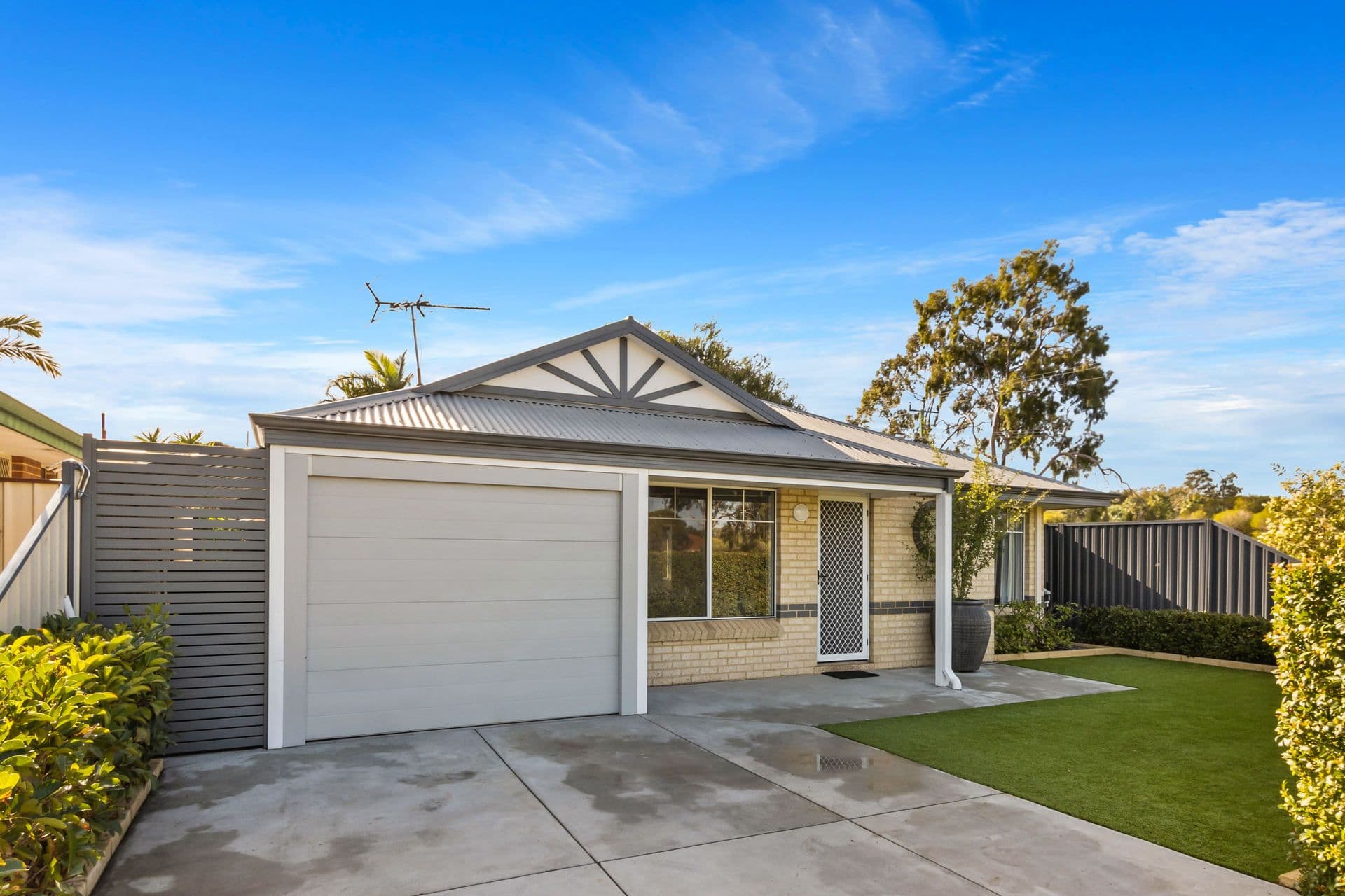 33 Belinda Avenue, Cloverdale WA 6105, Cloverdale - Thumbnail 2
