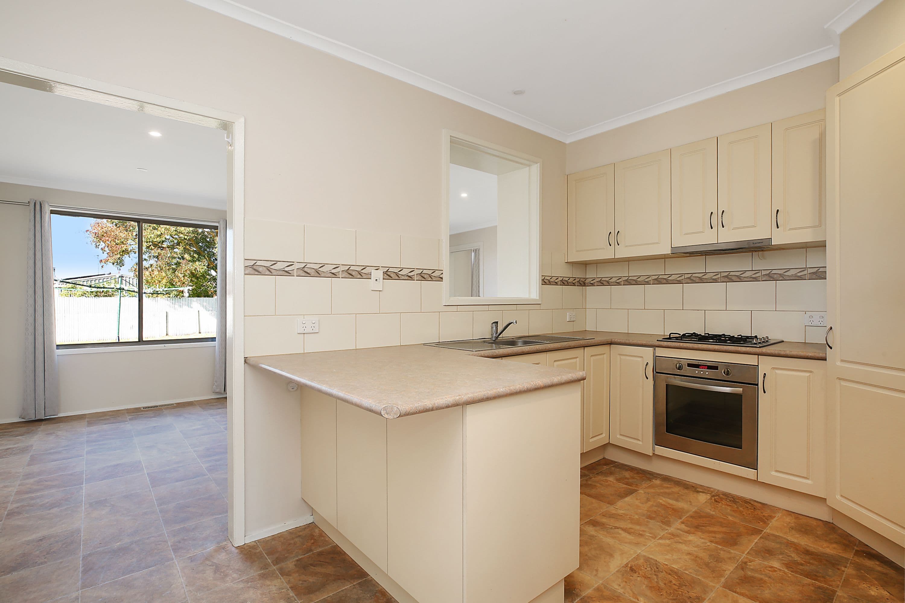6 Hebb Court, Colac VIC 3250, Colac - Thumbnail 2
