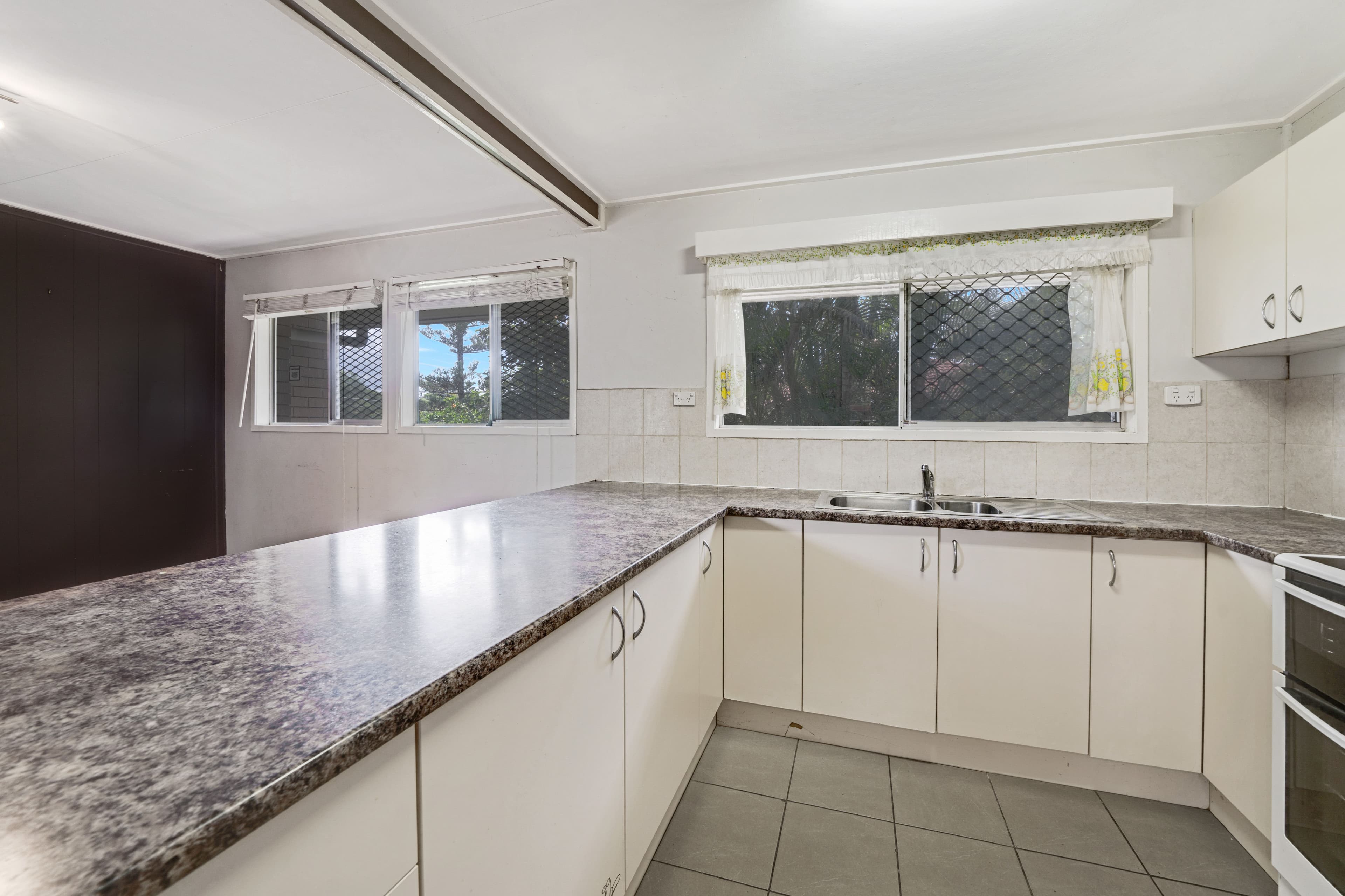 61 Monash Road, Loganlea QLD 4131, Loganlea - Thumbnail 3