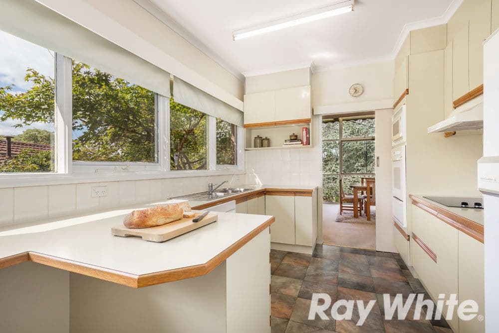 70 Warren Road, Viewbank VIC 3084, Viewbank - Thumbnail 4