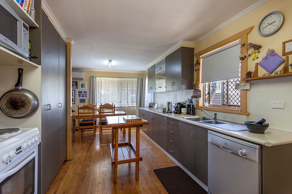 32 Smithfield Street, Harristown QLD 4350, Harristown - Thumbnail 4