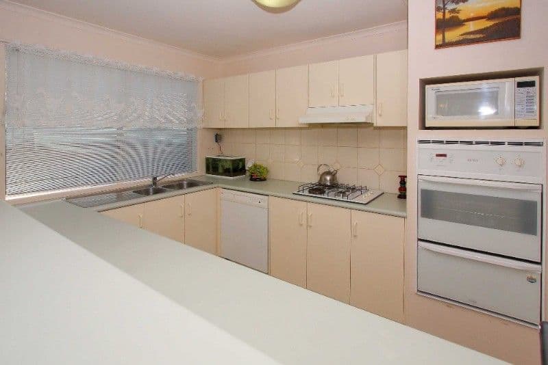 6 Warruga Place, GREENSBOROUGH VIC 3088, Greensborough - Thumbnail 5