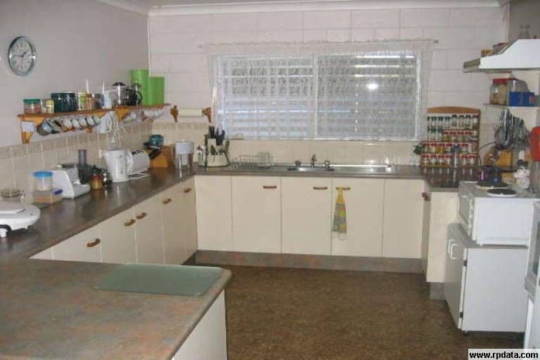 9 Buss Street, BUNDABERG SOUTH QLD 4670, Bundaberg South - Thumbnail 4