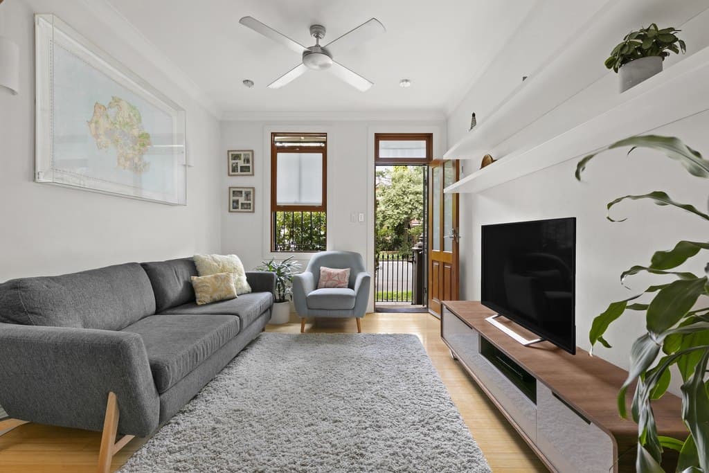 23 Phillips Street, Alexandria - Image 1