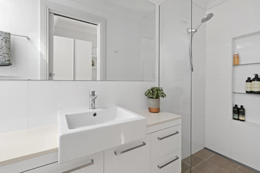 23 Phillips Street, Alexandria - Thumbnail 5