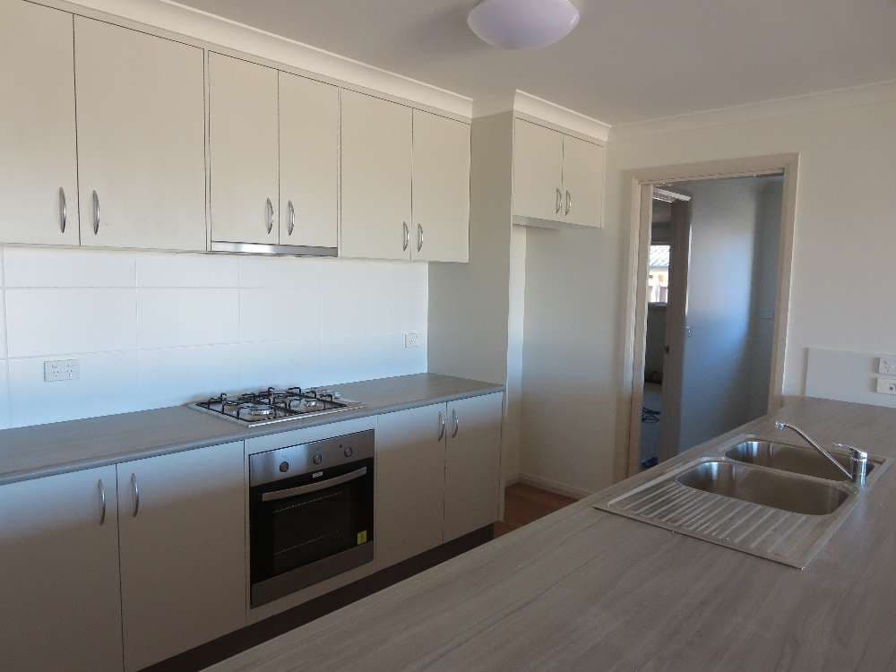 34 Lawson Circuit, LAVINGTON NSW 2641, Lavington - Thumbnail 2