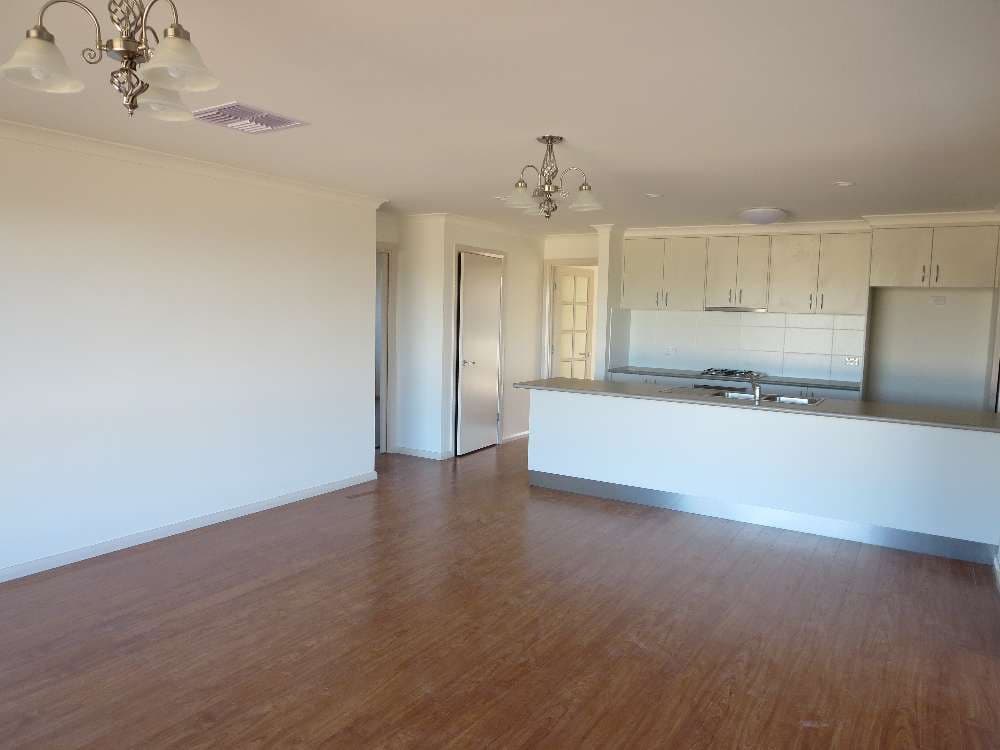 34 Lawson Circuit, LAVINGTON NSW 2641, Lavington - Thumbnail 3