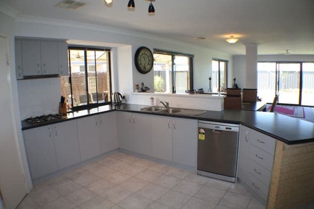 76 Lemon Gum Drive, BALDIVIS WA 6171, Baldivis - Thumbnail 3