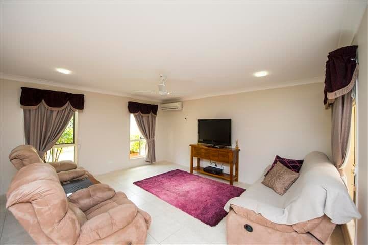 18 Reinaerhoff Crescent, GLEN EDEN QLD 4680, Glen Eden - Thumbnail 4