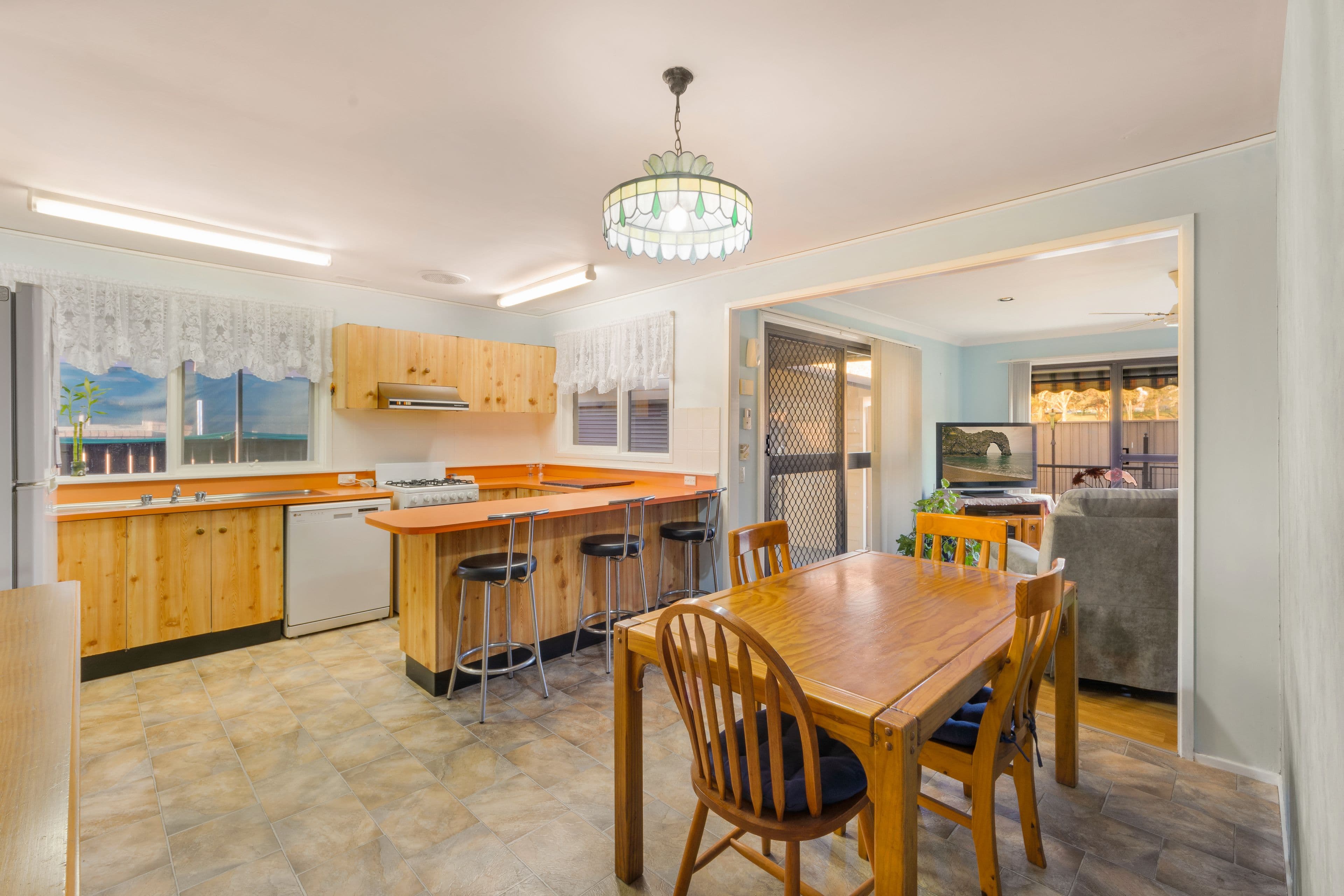 4 Kullaroo Avenue, Bradbury - Thumbnail 3