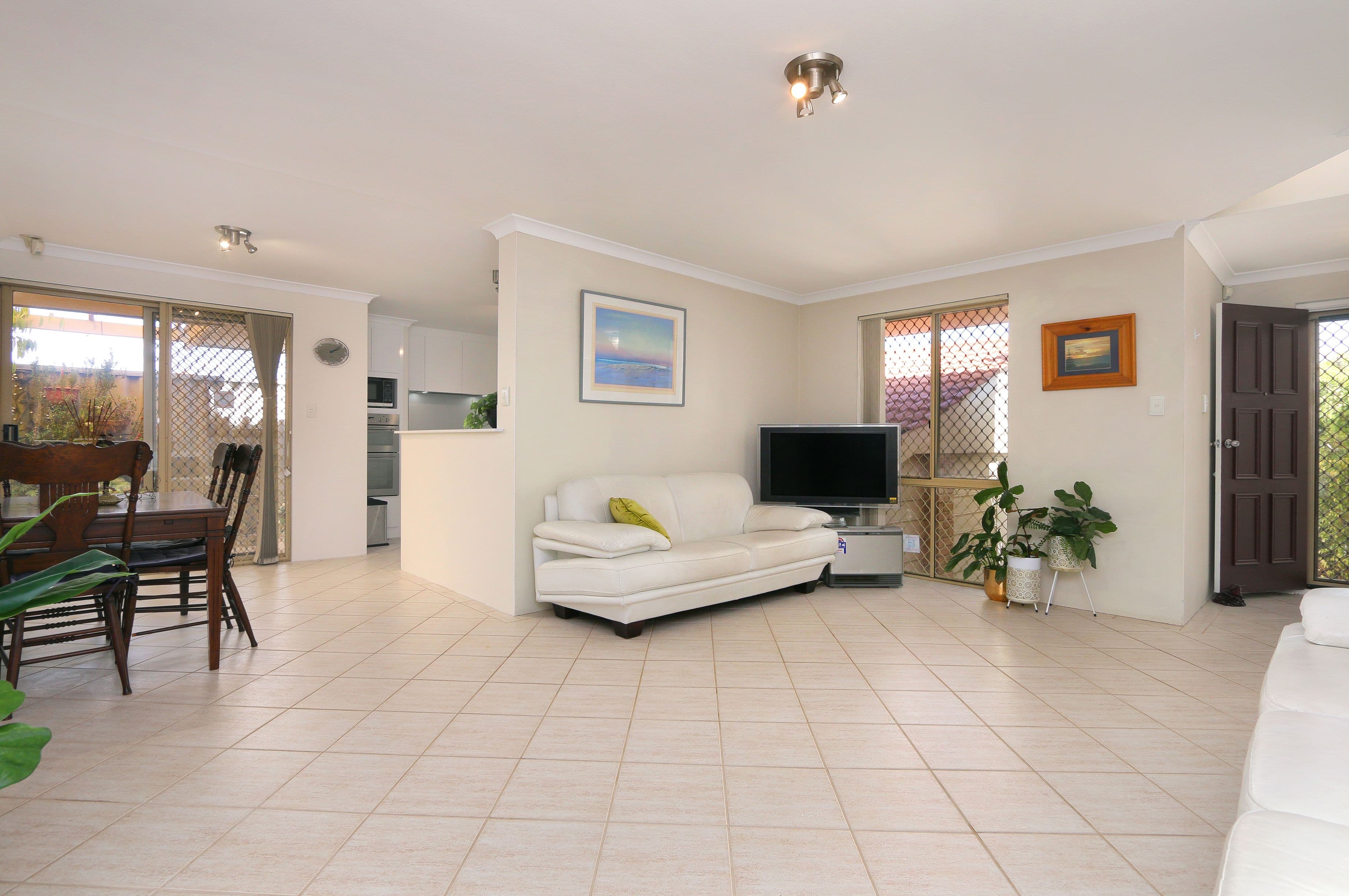 12 Waring Way, Kardinya WA 6163, Kardinya - Thumbnail 4