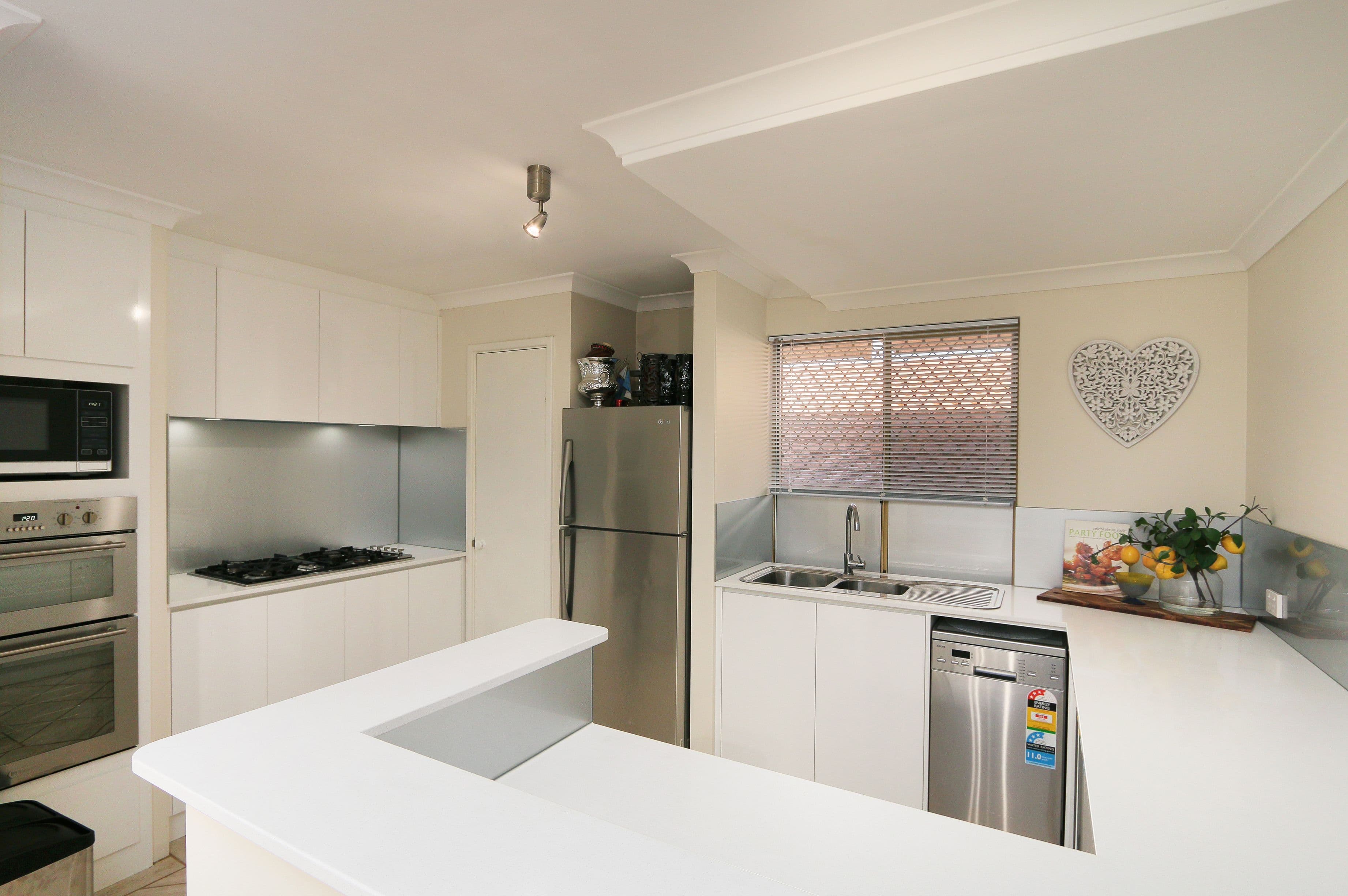 12 Waring Way, Kardinya WA 6163, Kardinya - Thumbnail 5