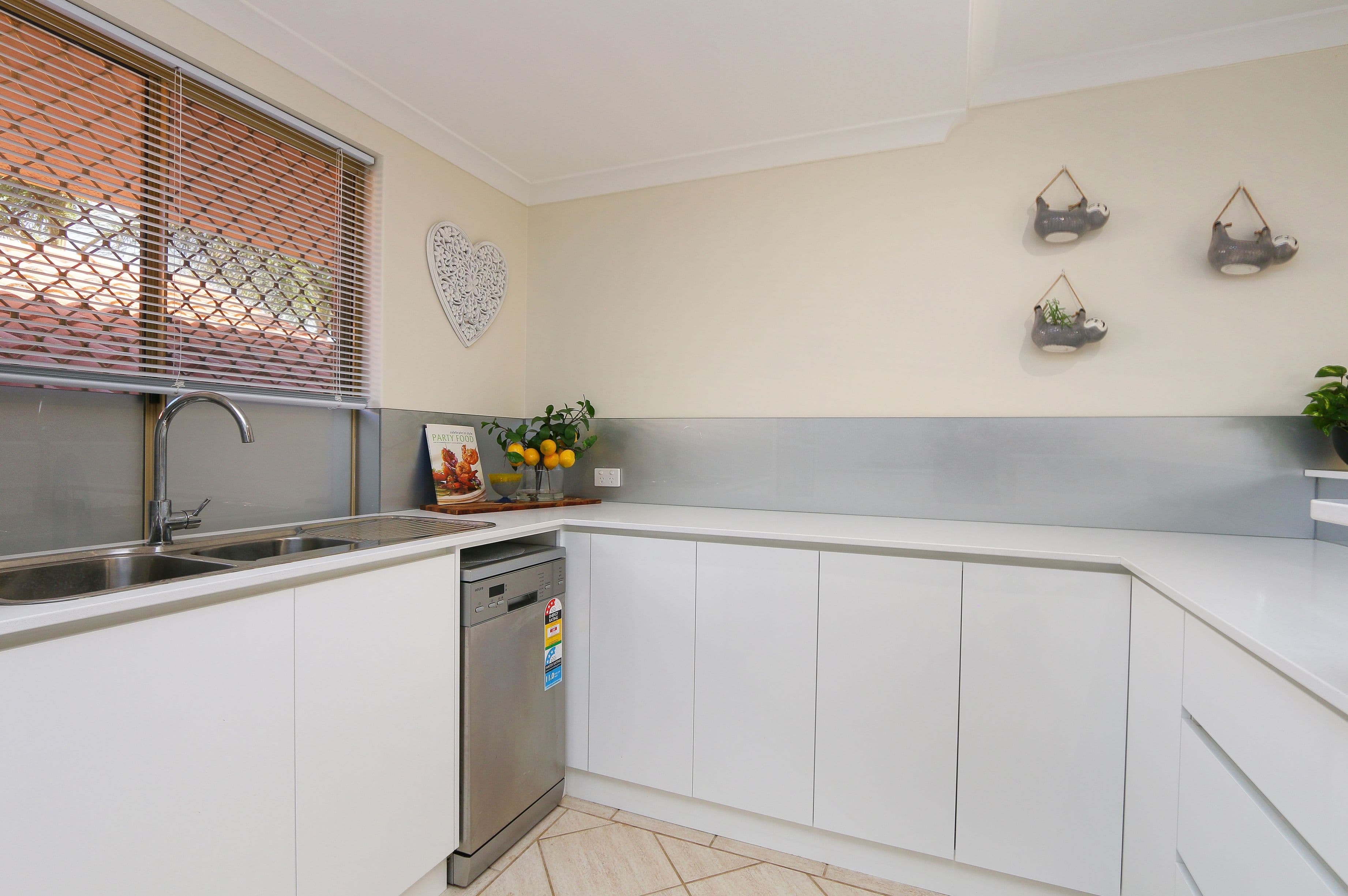 12 Waring Way, Kardinya WA 6163, Kardinya - Thumbnail 6