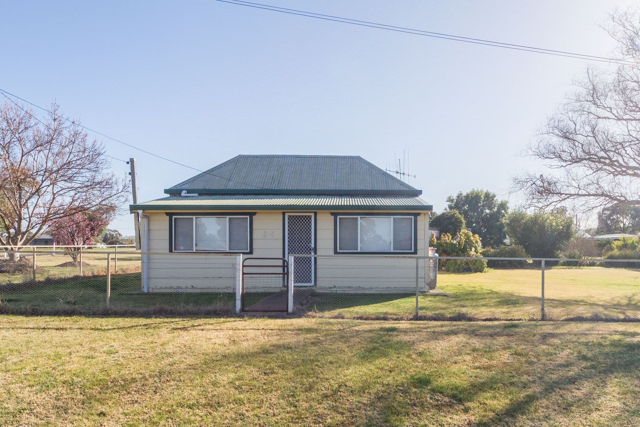2 Bowen Street, Woodstock - Image 1