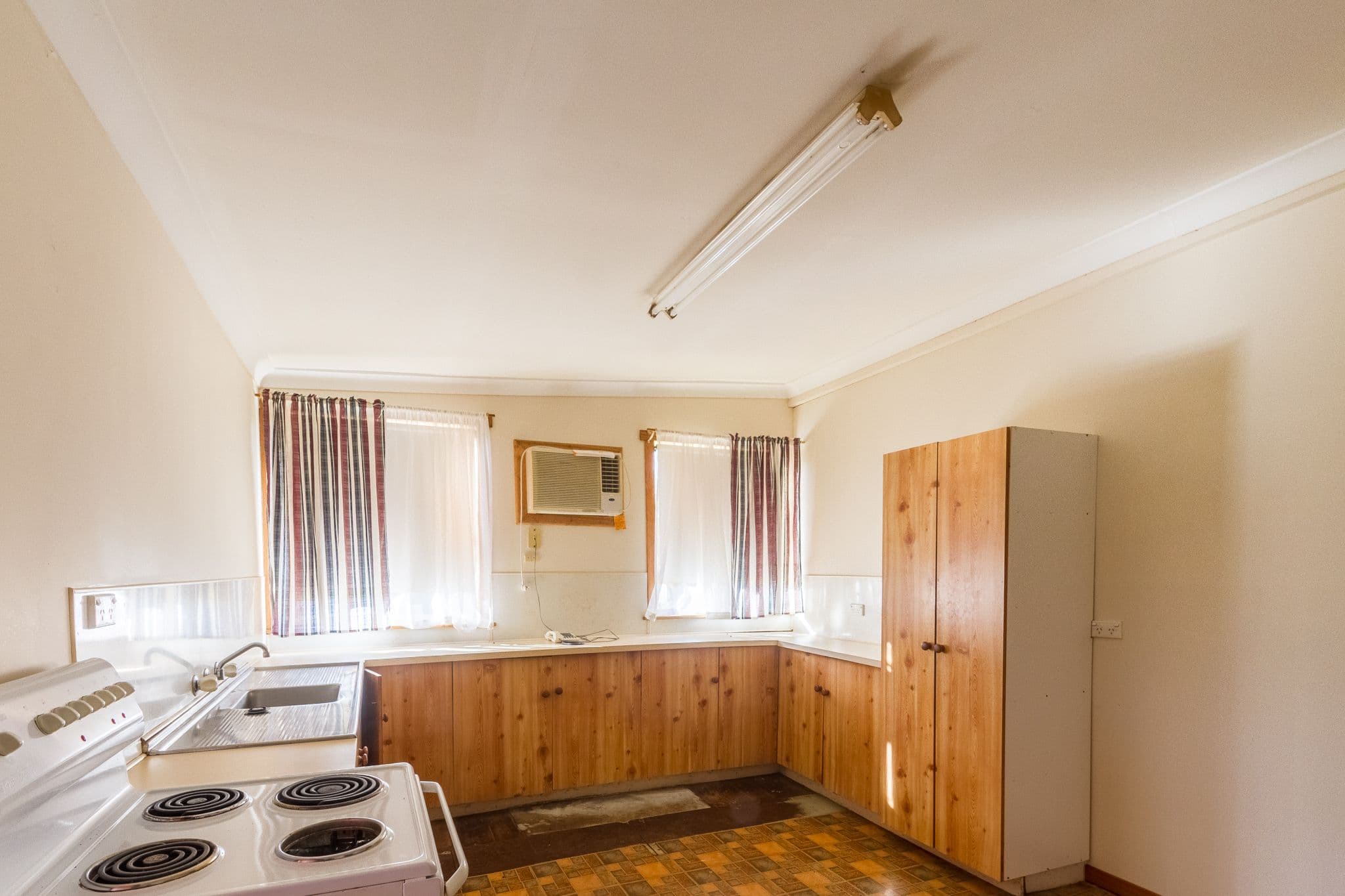 2 Bowen Street, Woodstock - Thumbnail 3