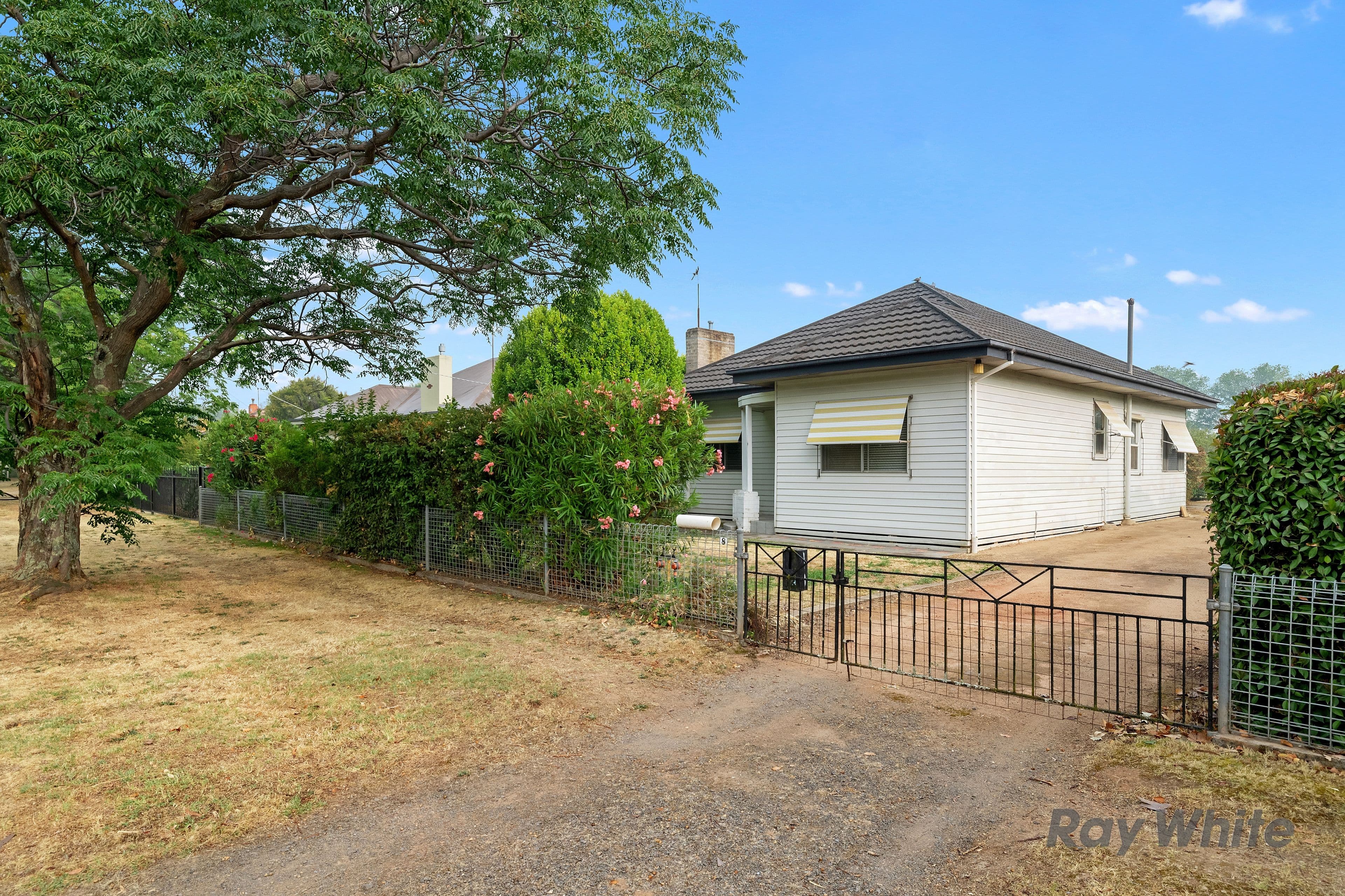 8 Bond Street, Benalla VIC 3672, Benalla - Image 1