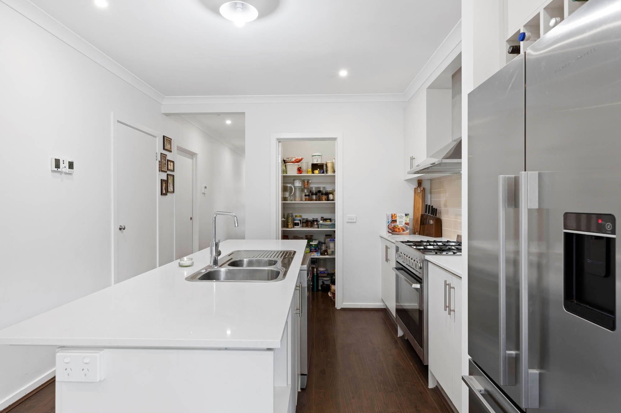 12 Howe Street, Tarneit VIC 3029, Tarneit - Thumbnail 3