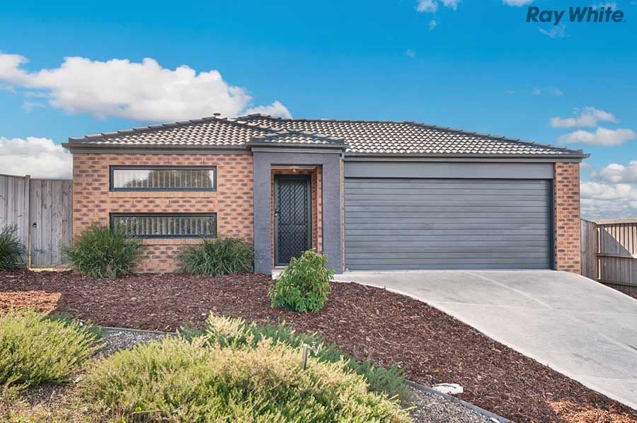 4 Saltash Court, Sunbury VIC 3429, Sunbury - Image 1