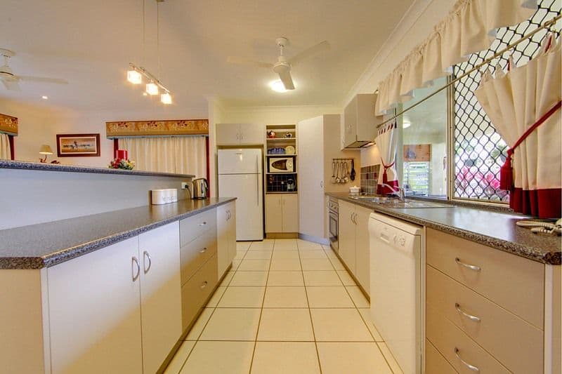 2 Moor Court, KELSO QLD 4815, Kelso - Thumbnail 4