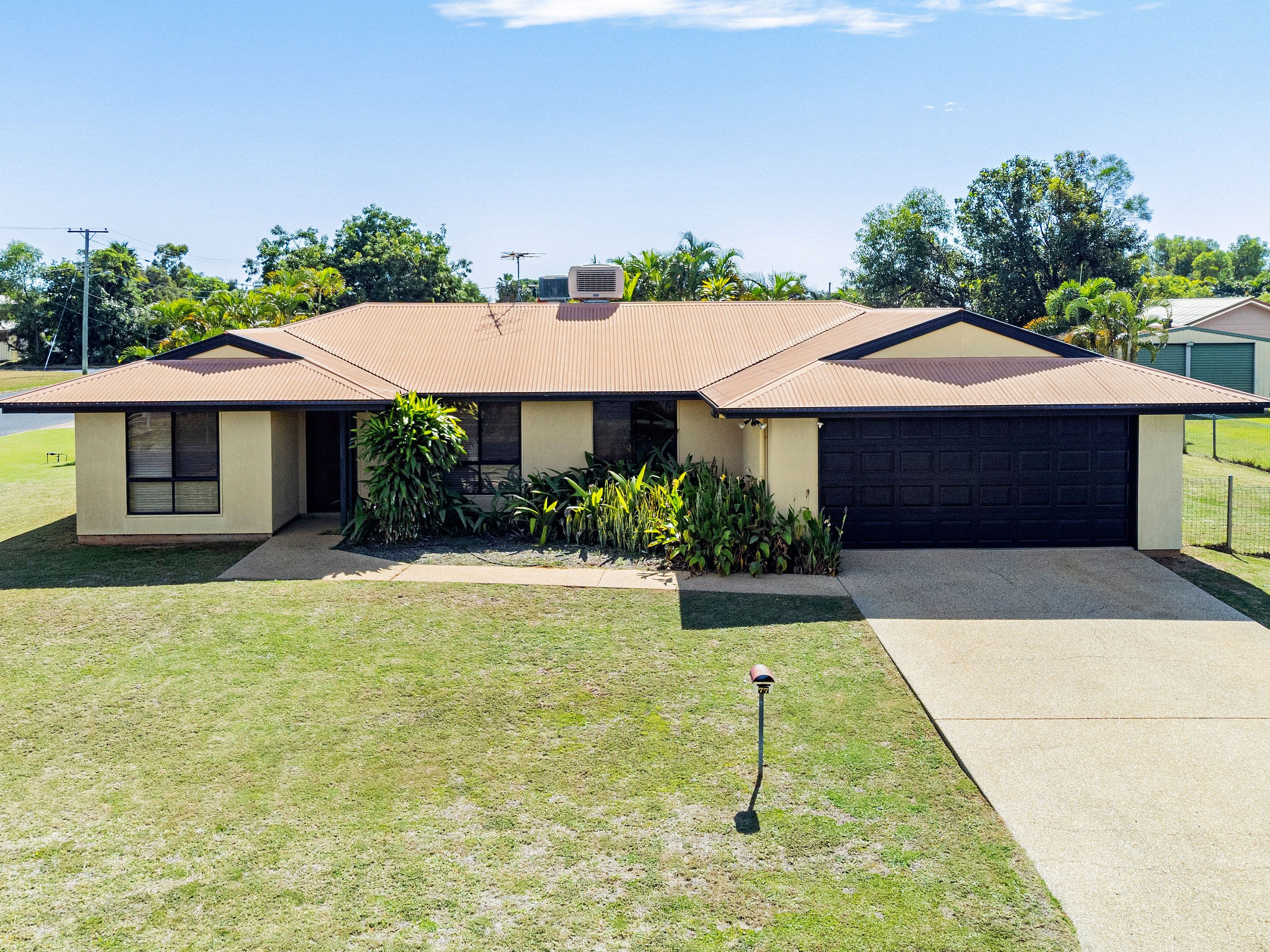 77 Park Avenue, Emerald QLD 4720, Emerald - Image 1