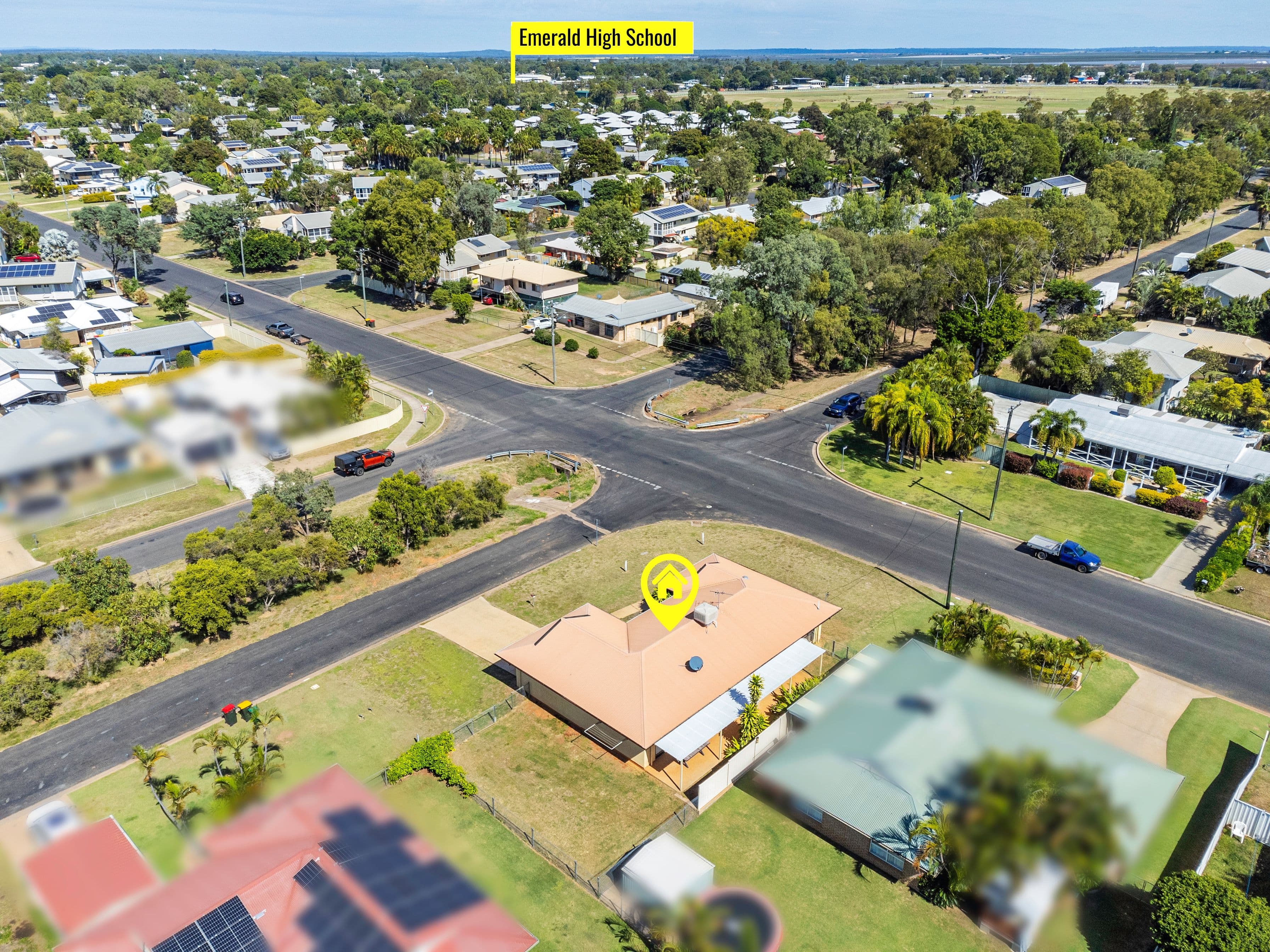 77 Park Avenue, Emerald QLD 4720, Emerald - Thumbnail 3