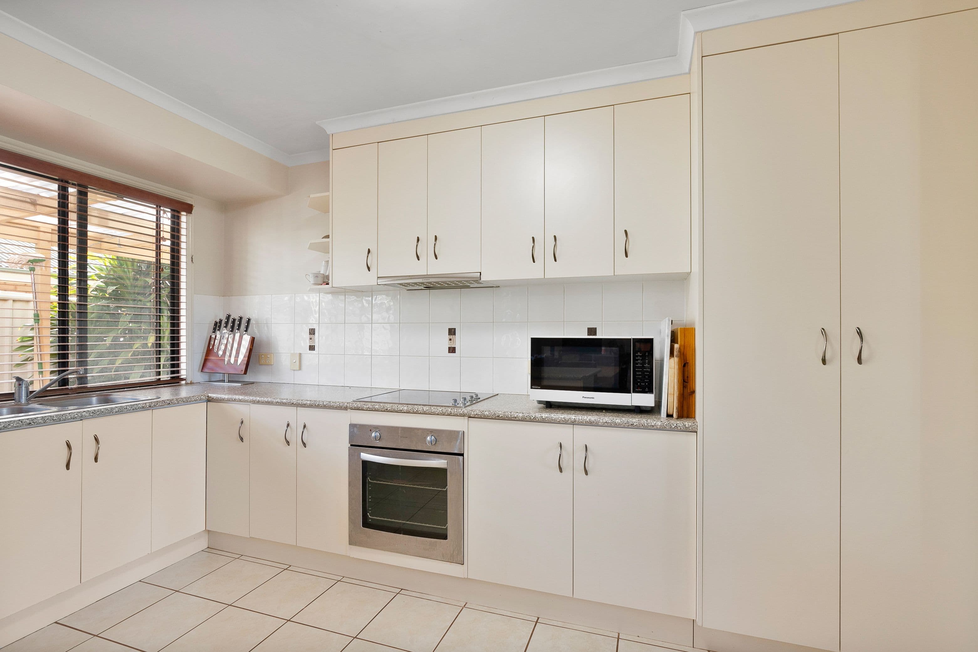 77 Park Avenue, Emerald QLD 4720, Emerald - Thumbnail 5