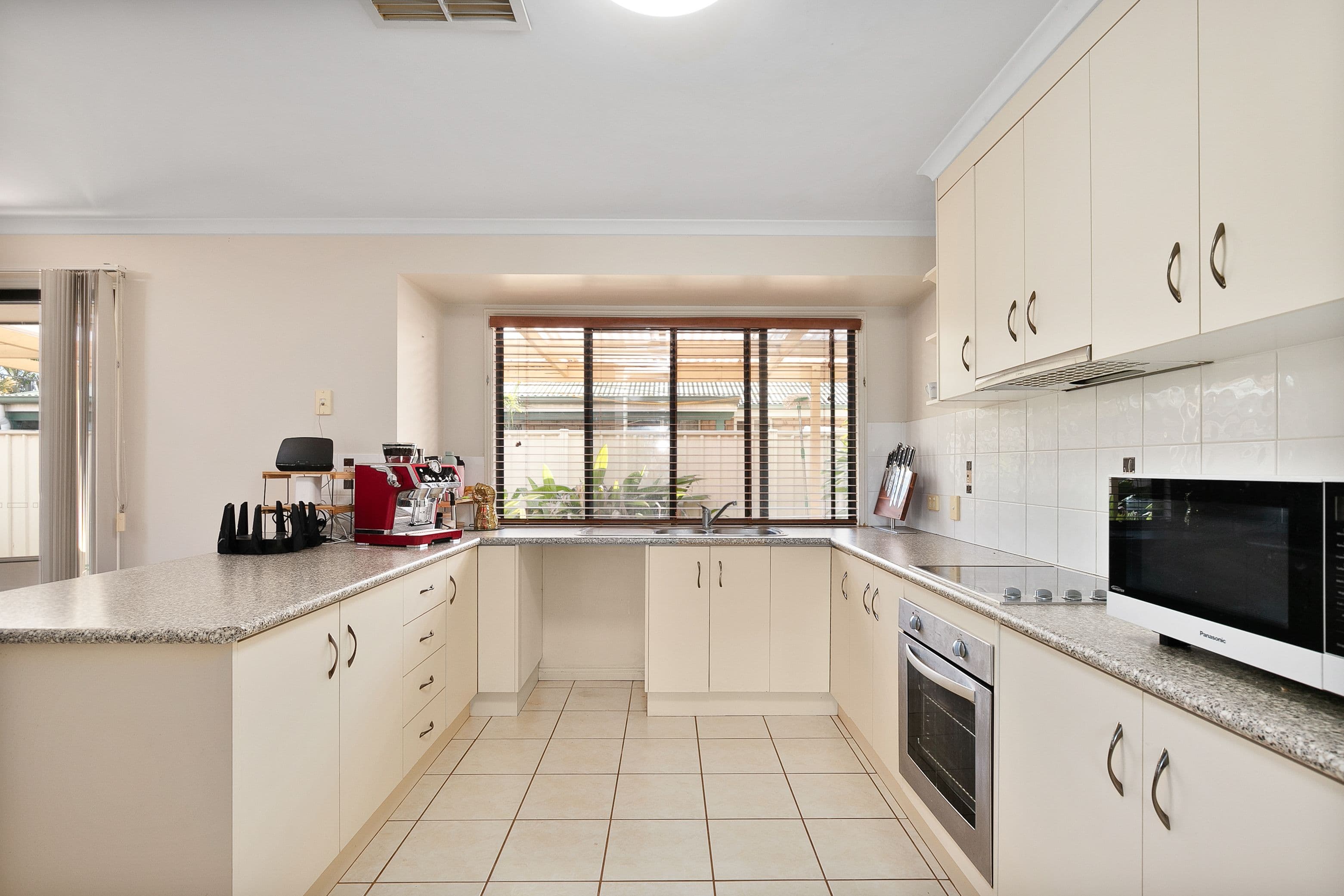 77 Park Avenue, Emerald QLD 4720, Emerald - Thumbnail 6