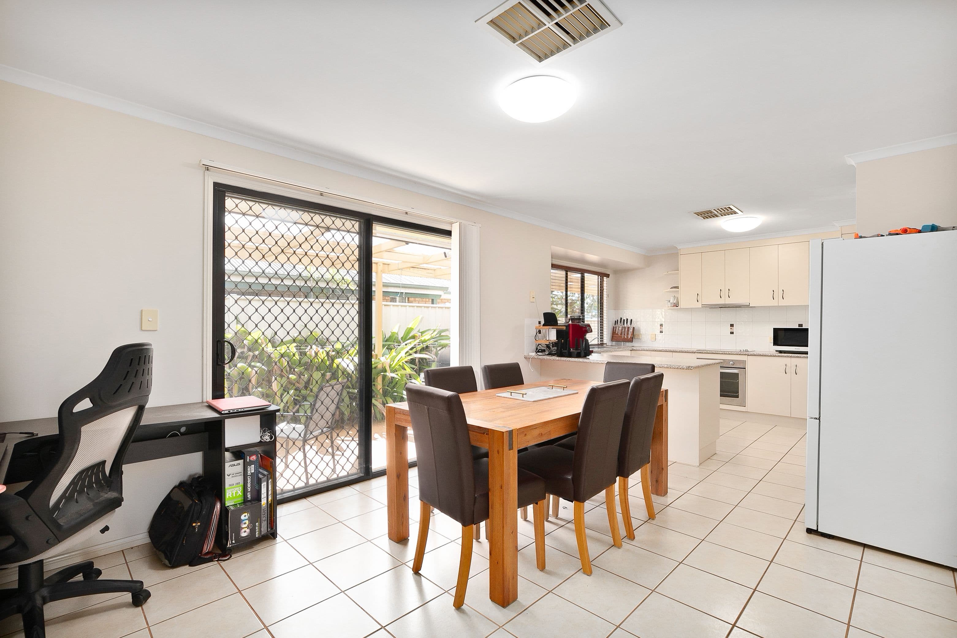 77 Park Avenue, Emerald QLD 4720, Emerald - Thumbnail 7