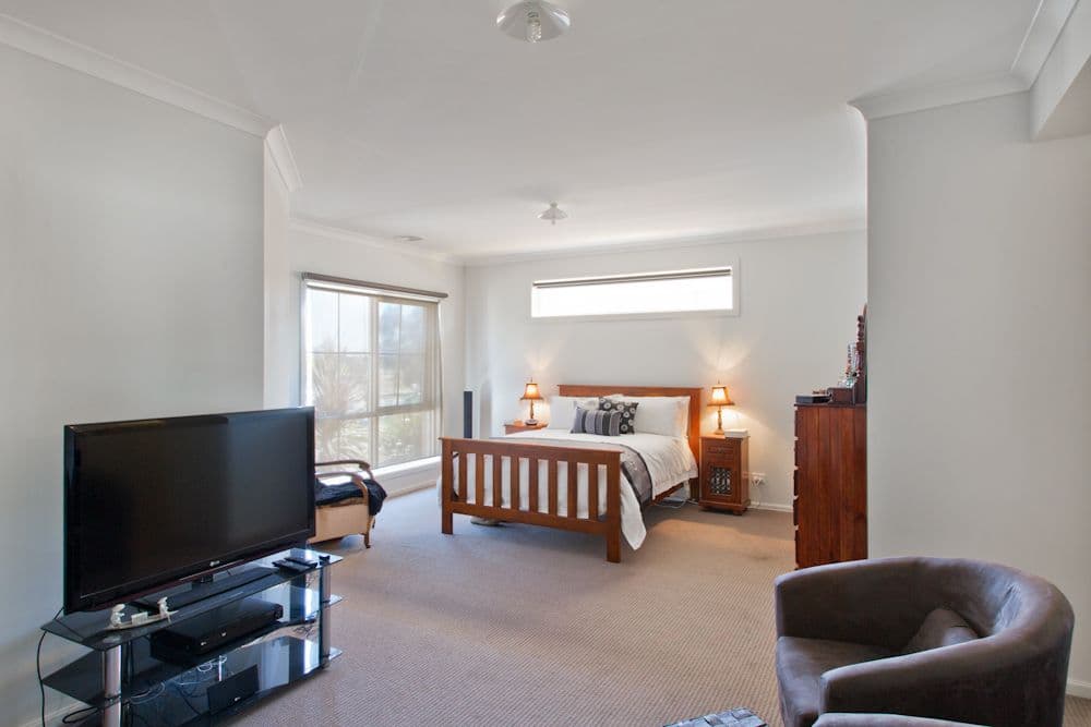 22 Arnolds Creek Boulevard, MELTON WEST VIC 3337, Melton West - Thumbnail 7