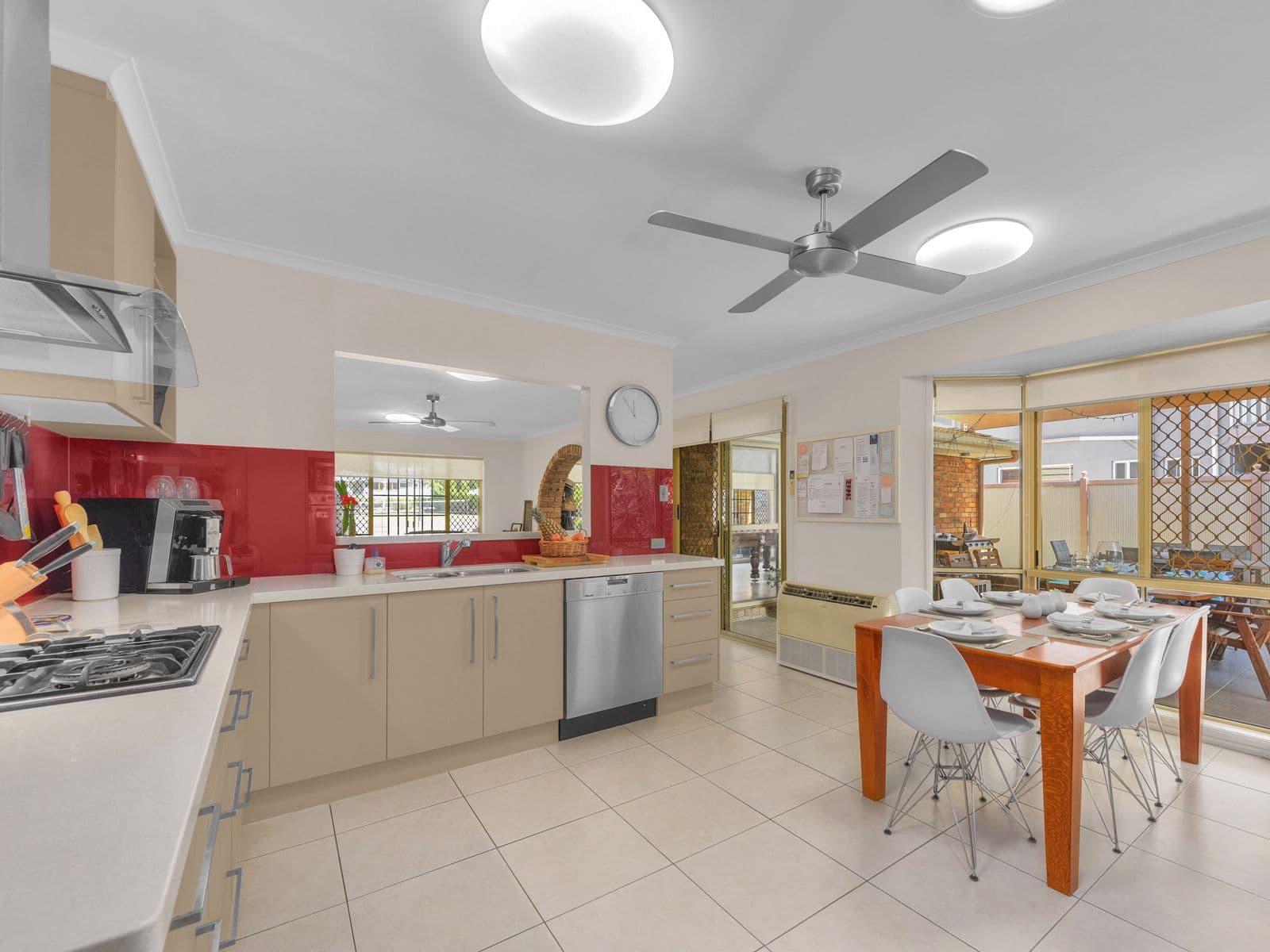 84 Clewley Street, Corinda QLD 4075, Corinda - Thumbnail 3