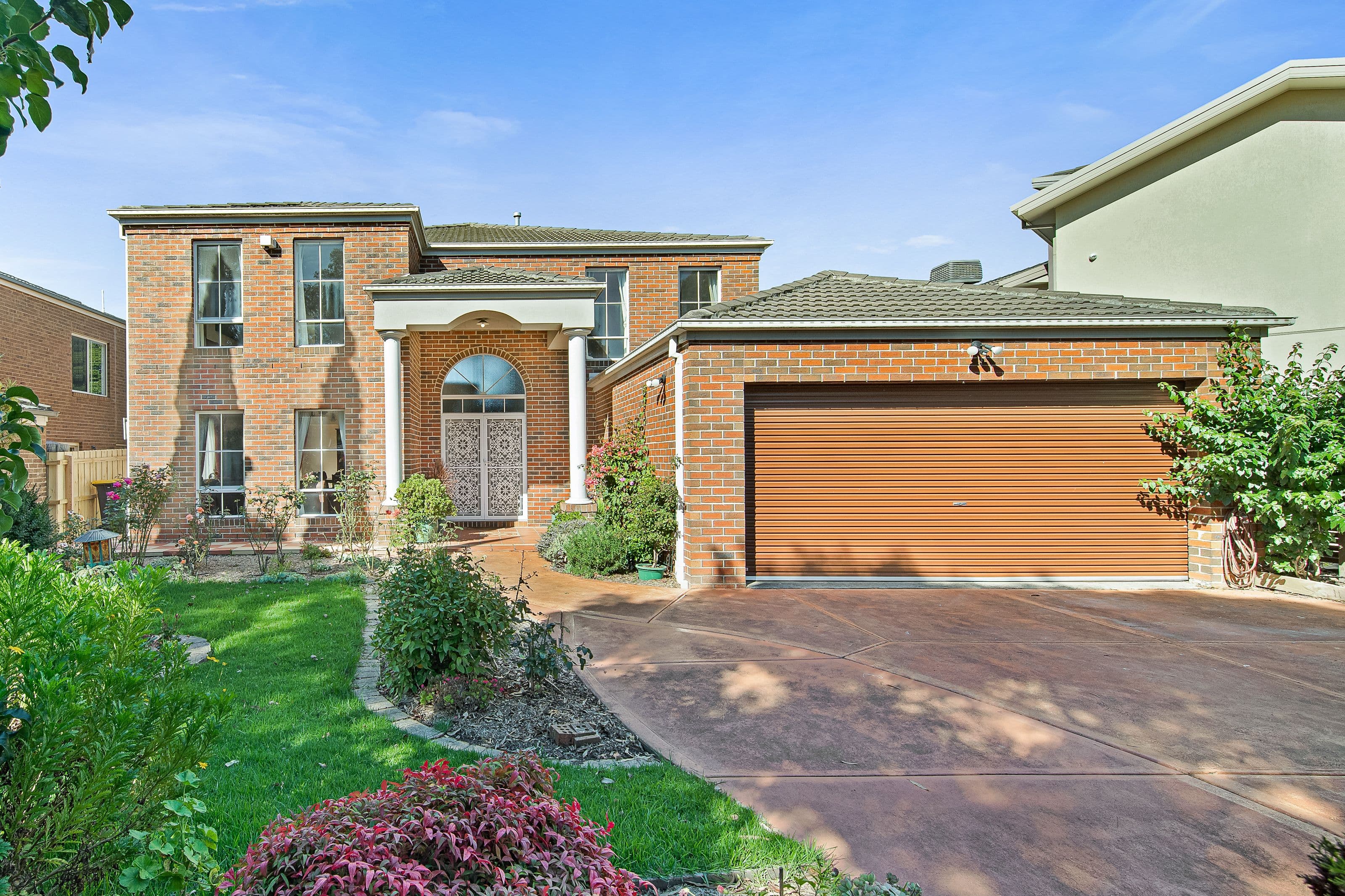 2 Maxwell Grove, Glen Waverley VIC 3150, Glen Waverley - Thumbnail 2