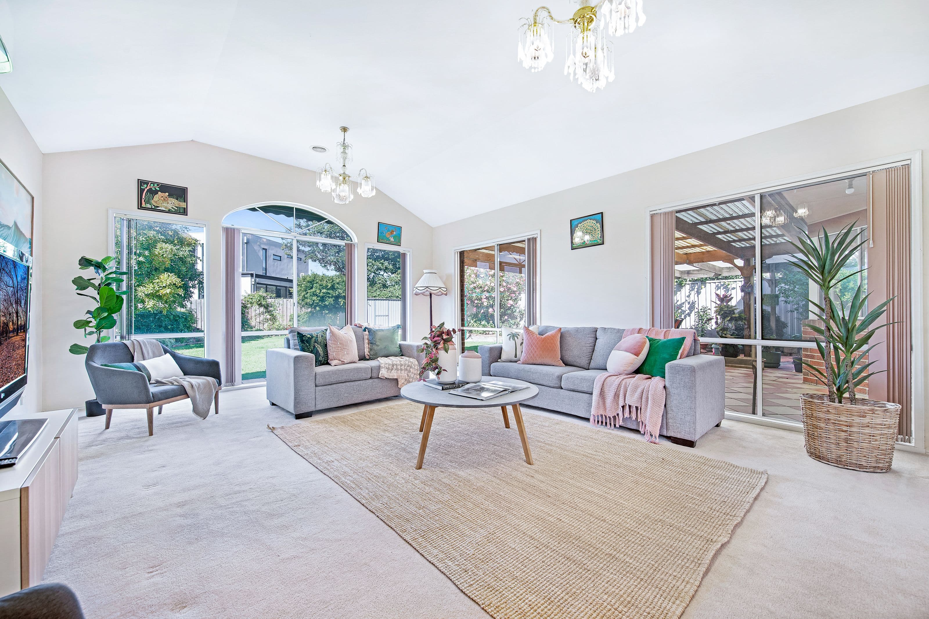 2 Maxwell Grove, Glen Waverley VIC 3150, Glen Waverley - Thumbnail 3