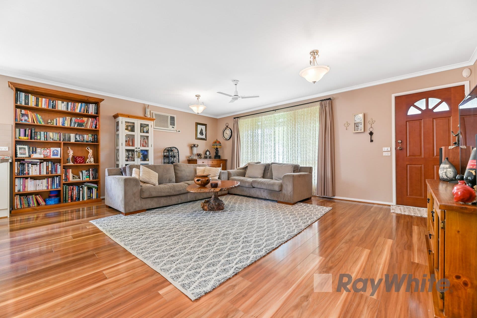17 Warren Close, Narre Warren VIC 3805, Narre Warren - Thumbnail 2