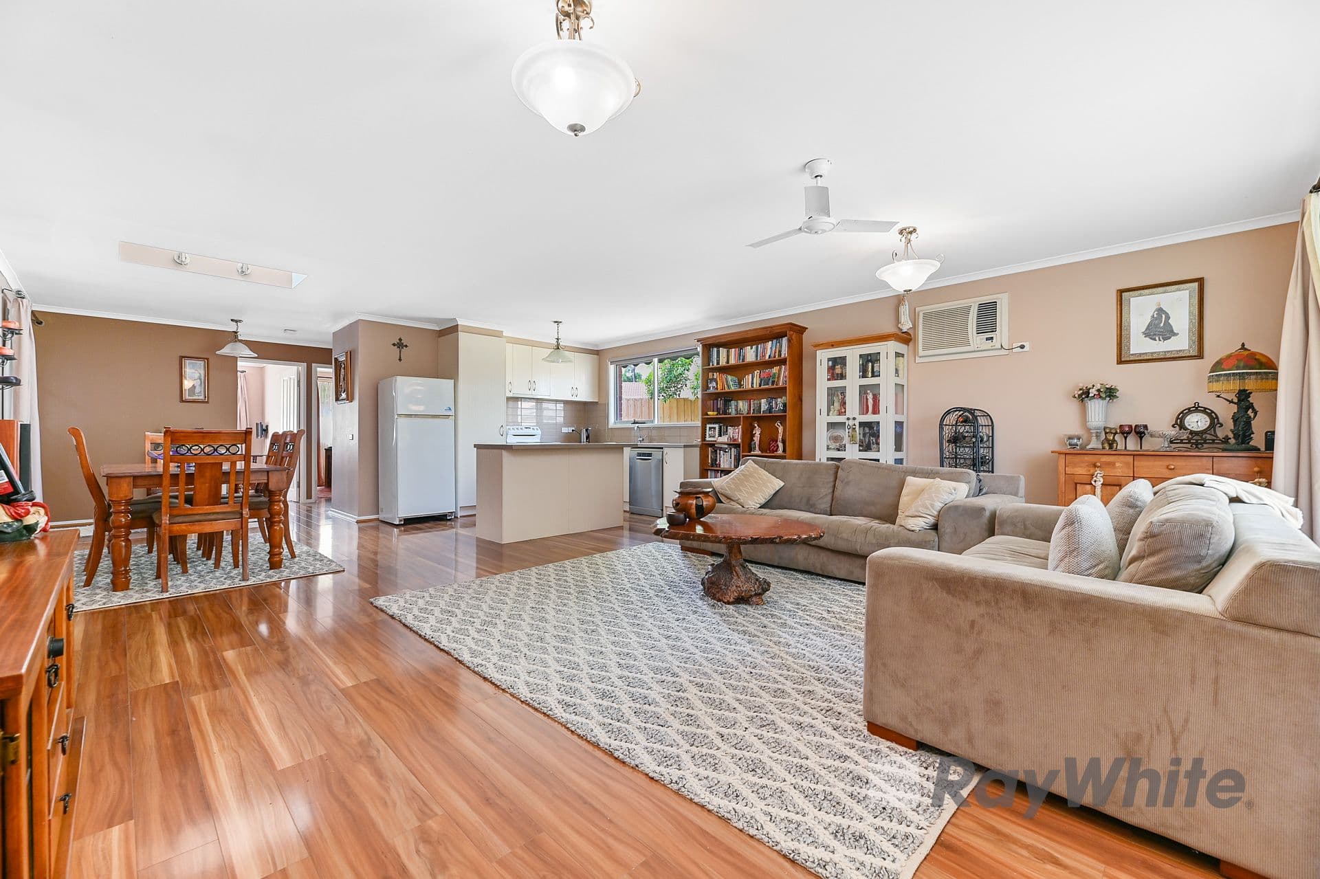 17 Warren Close, Narre Warren VIC 3805, Narre Warren - Thumbnail 4