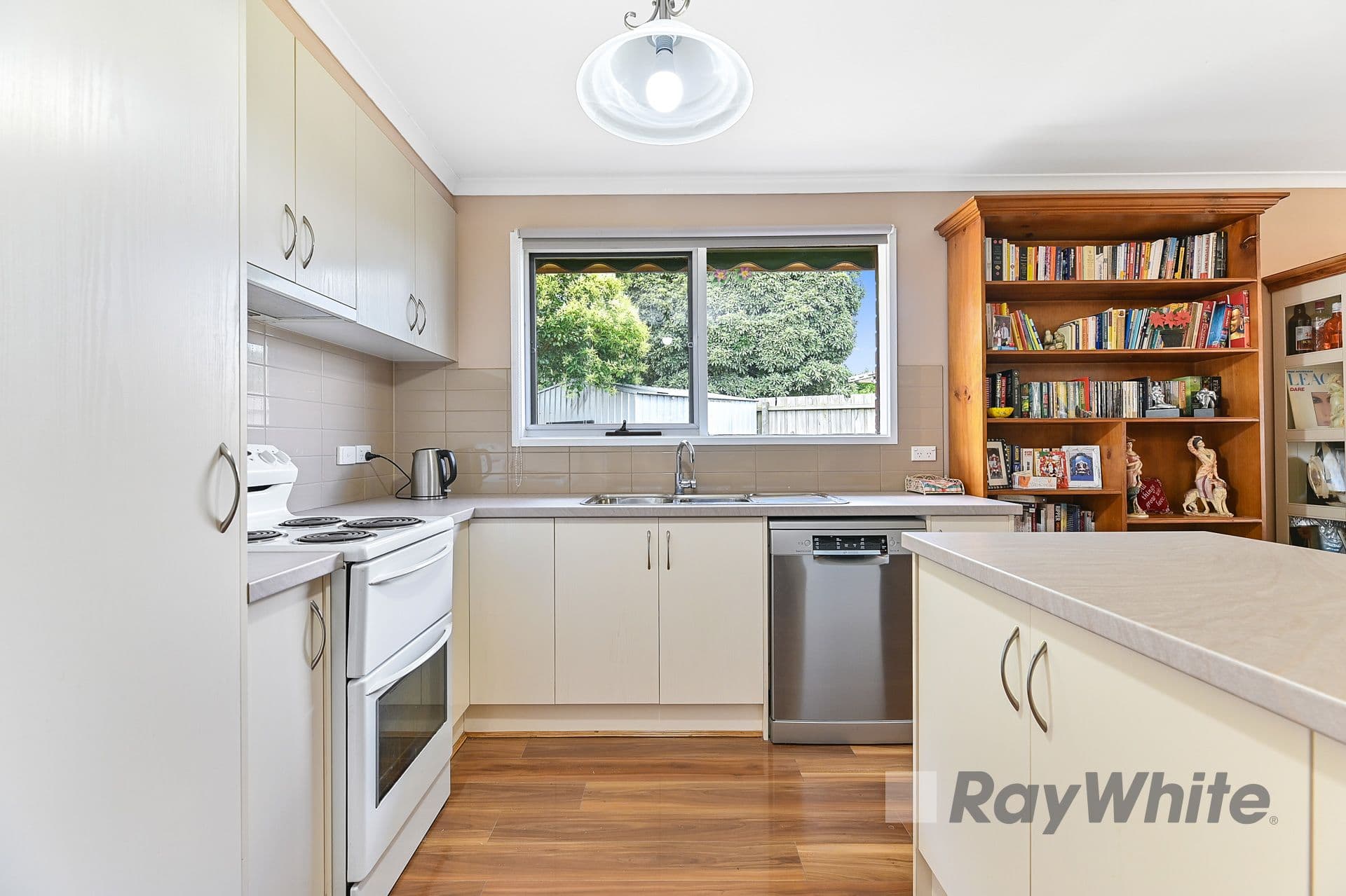 17 Warren Close, Narre Warren VIC 3805, Narre Warren - Thumbnail 5