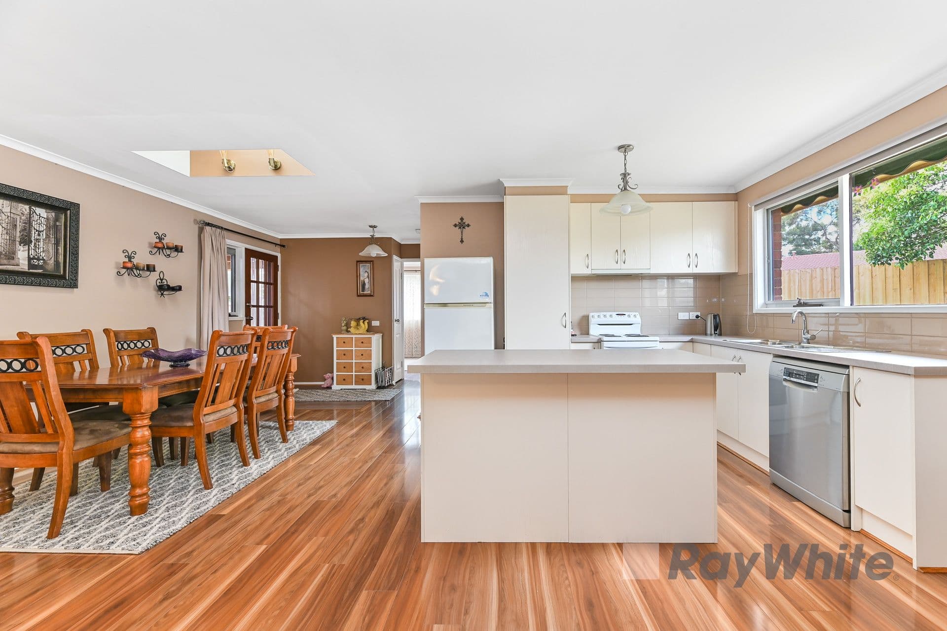 17 Warren Close, Narre Warren VIC 3805, Narre Warren - Thumbnail 6