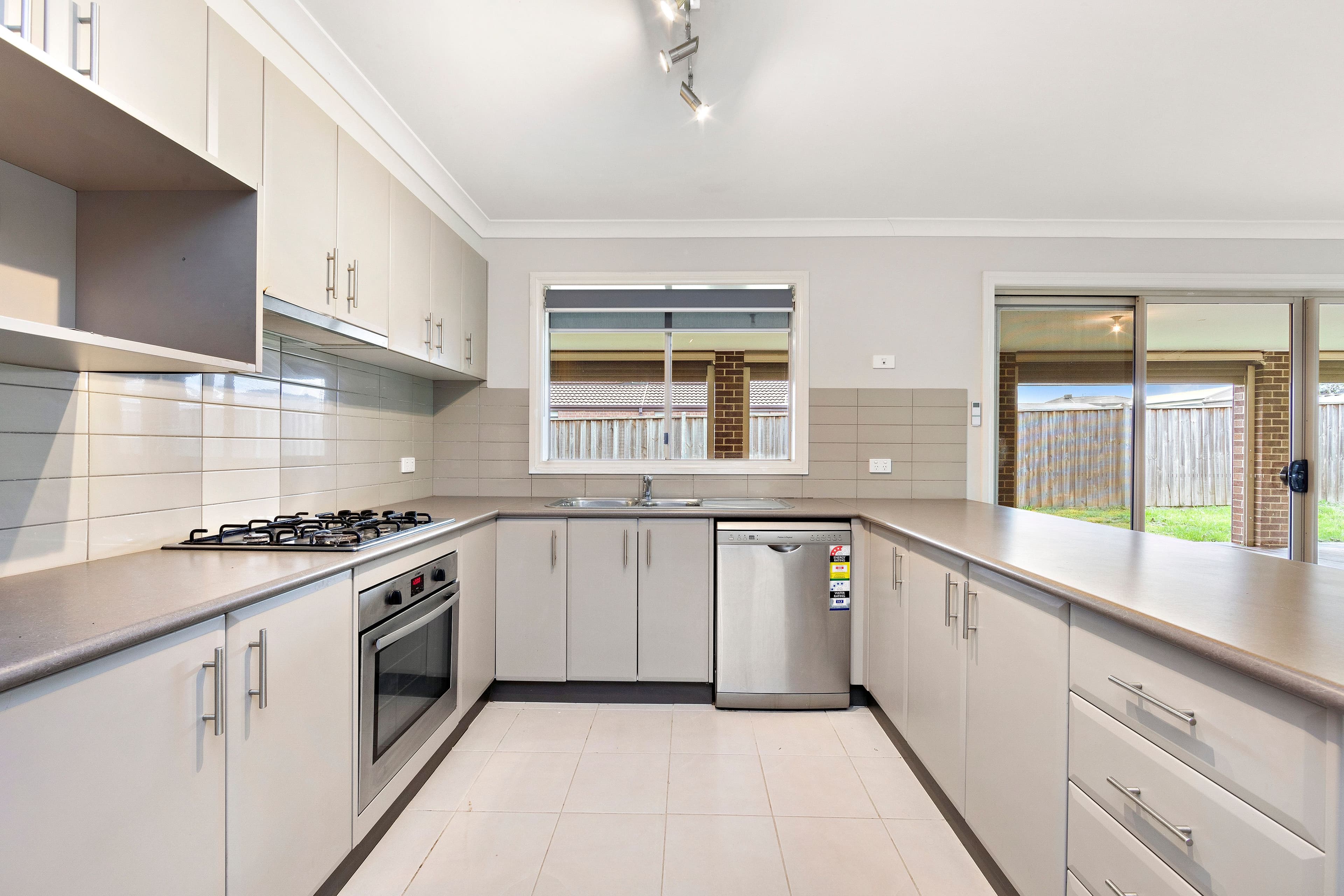 2 Australis Drive, Wallan VIC 3756, Wallan - Thumbnail 2