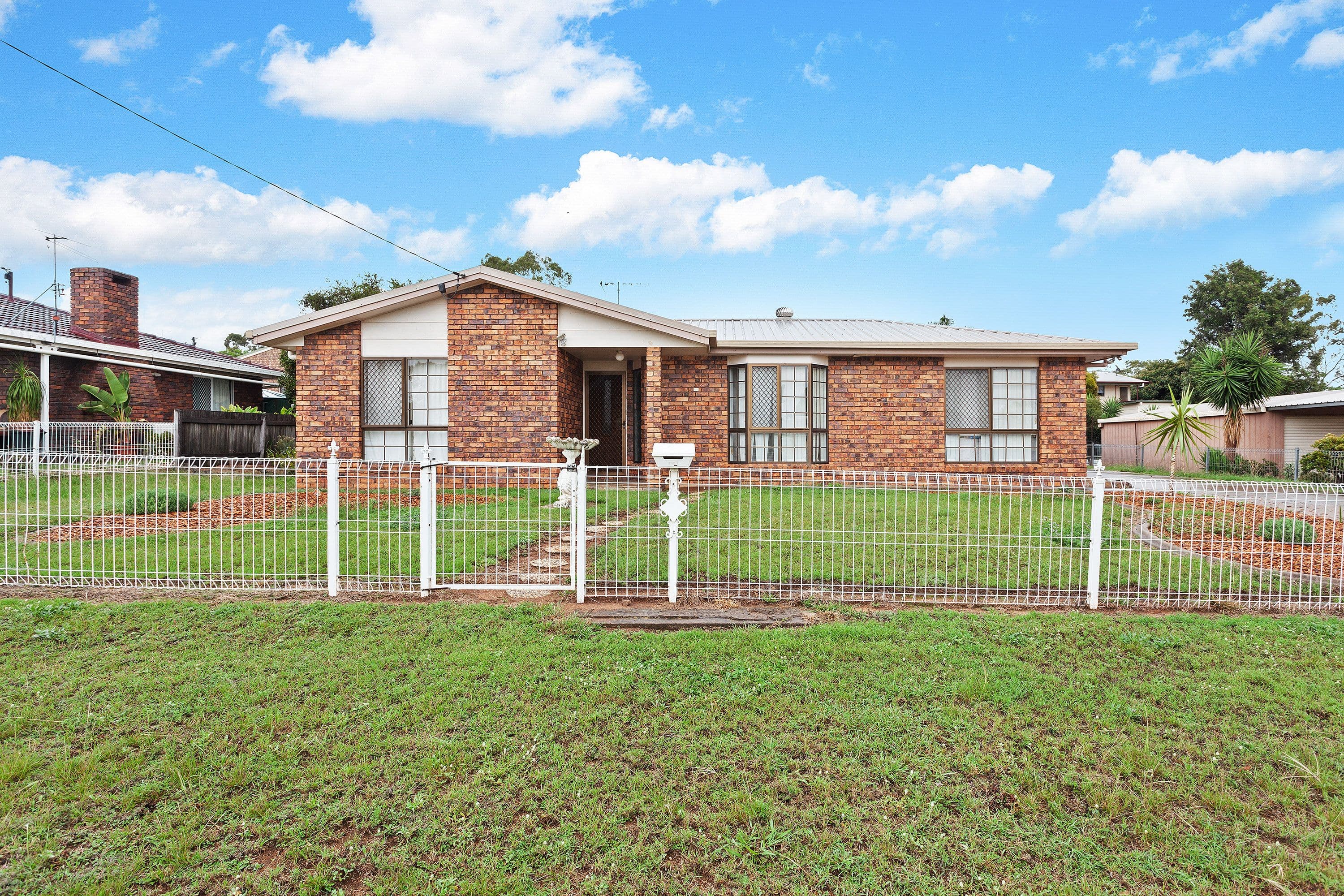 25 Robb Street, Oakey QLD 4401, Oakey - Image 1
