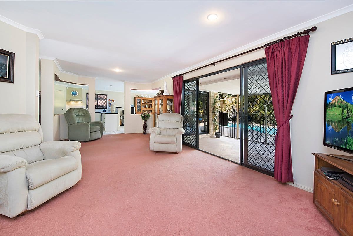 6 Carolyn Court, Little Mountain QLD 4551, Little Mountain - Thumbnail 2