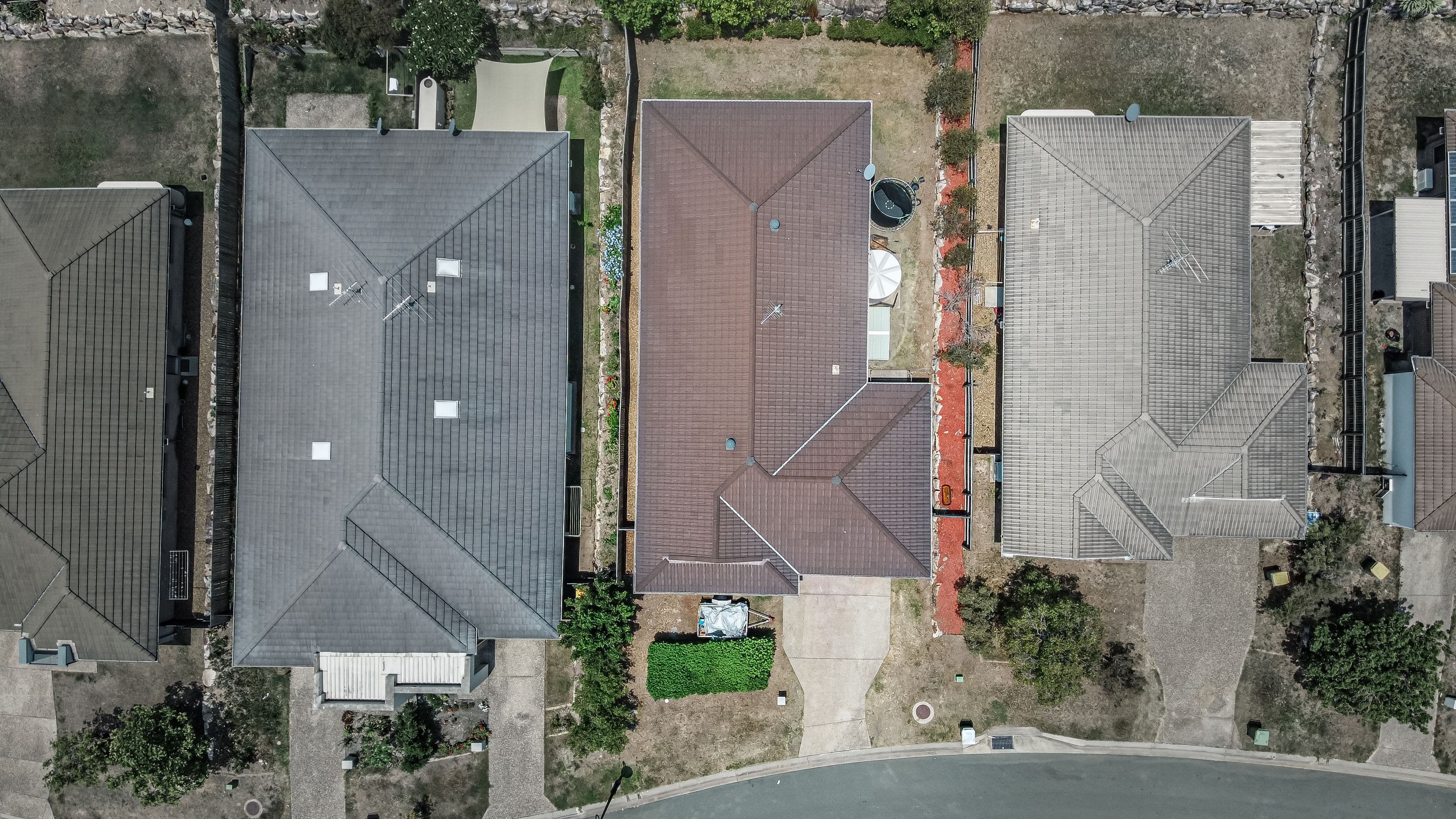 12 Orlando Drive, Holmview QLD 4207, Holmview - Thumbnail 2