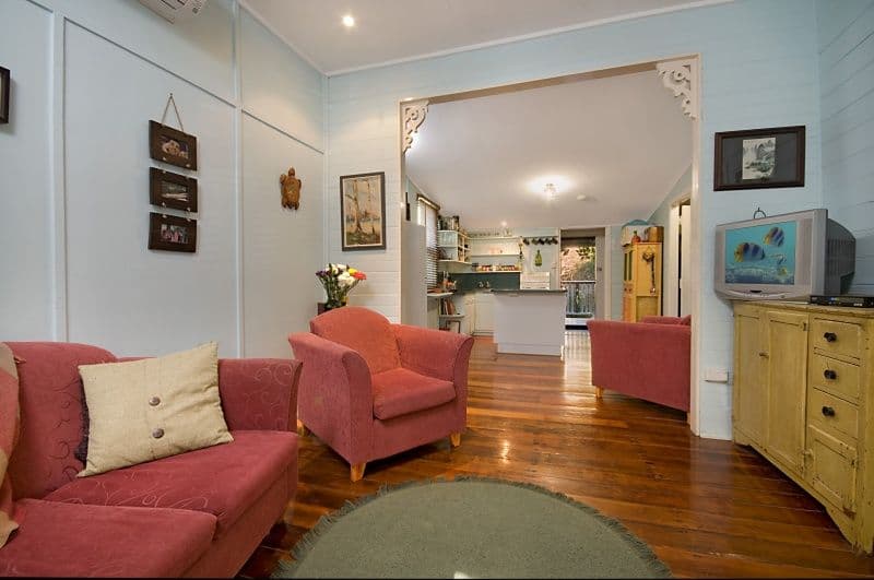 86 Railway Avenue, RAILWAY ESTATE QLD 4810, Railway Estate - Thumbnail 2