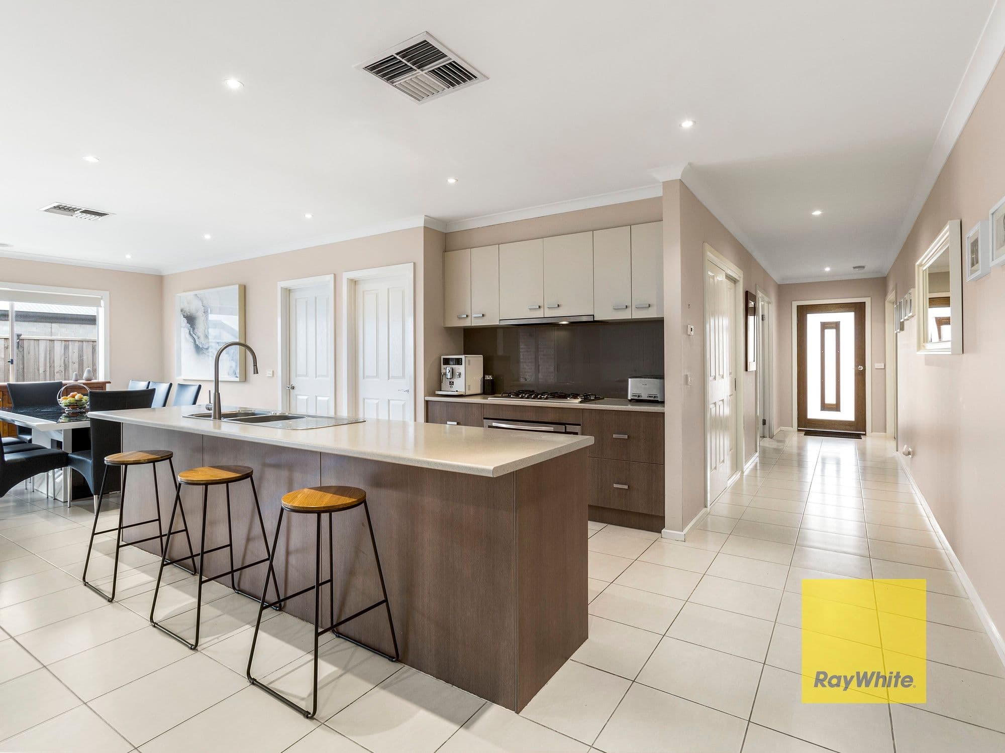 12 Avondale Avenue, Highton VIC 3216, Highton - Thumbnail 2