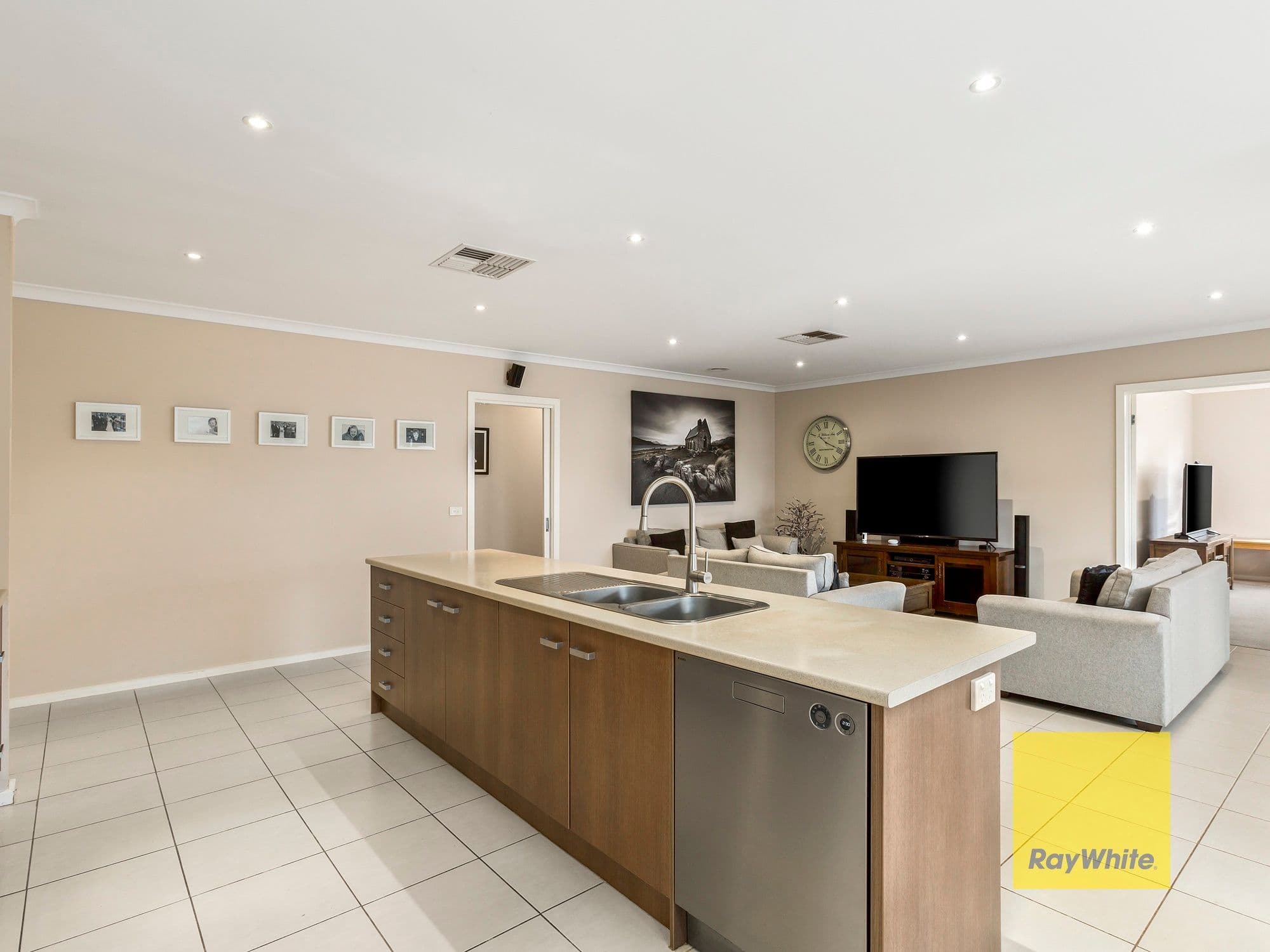 12 Avondale Avenue, Highton VIC 3216, Highton - Thumbnail 5