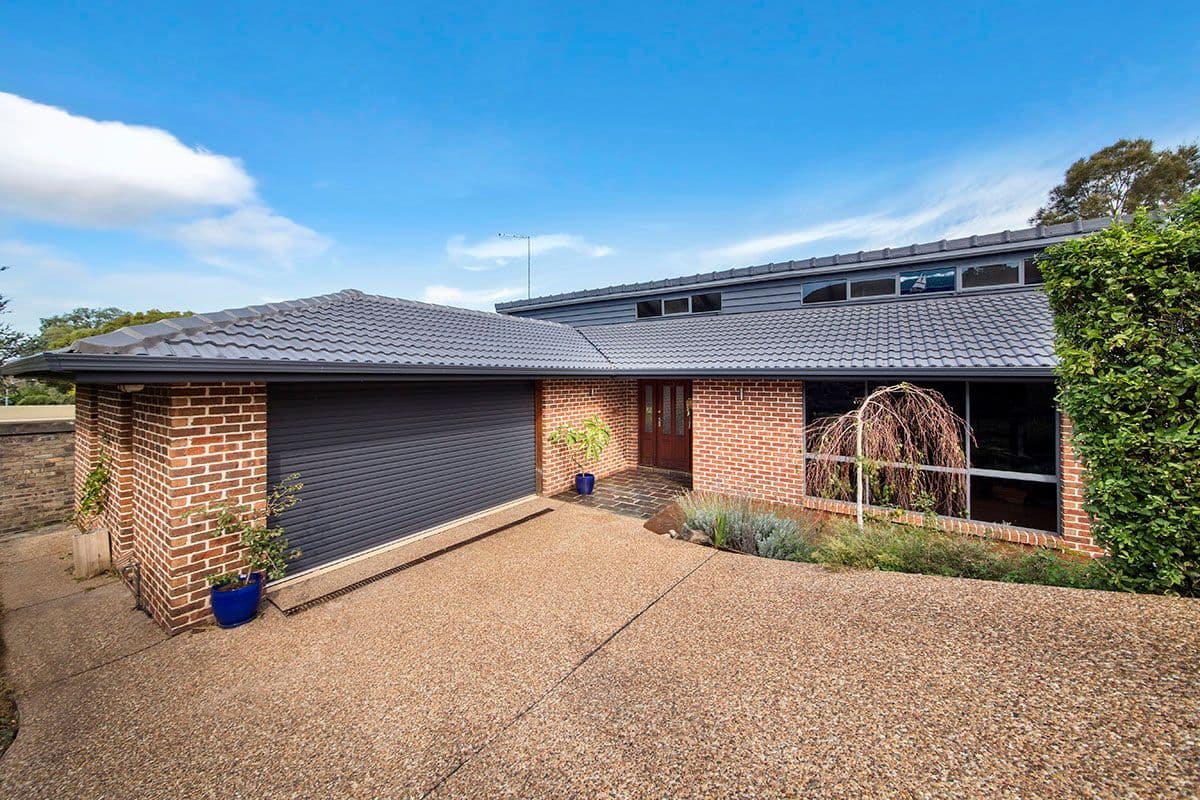 14 Jervis Drive, Illawong - Image 1