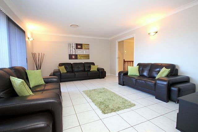 20 Yvonne Crescent, GEORGES HALL NSW 2198, Georges Hall - Thumbnail 3