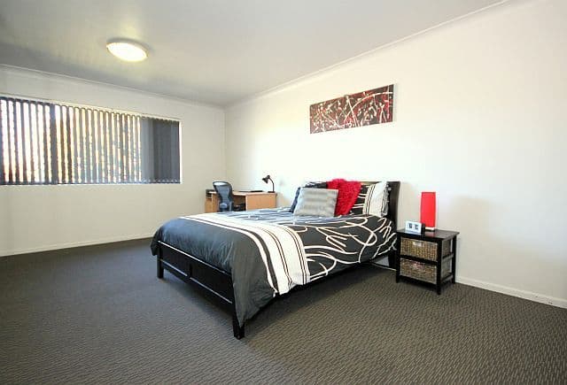 20 Yvonne Crescent, GEORGES HALL NSW 2198, Georges Hall - Thumbnail 8