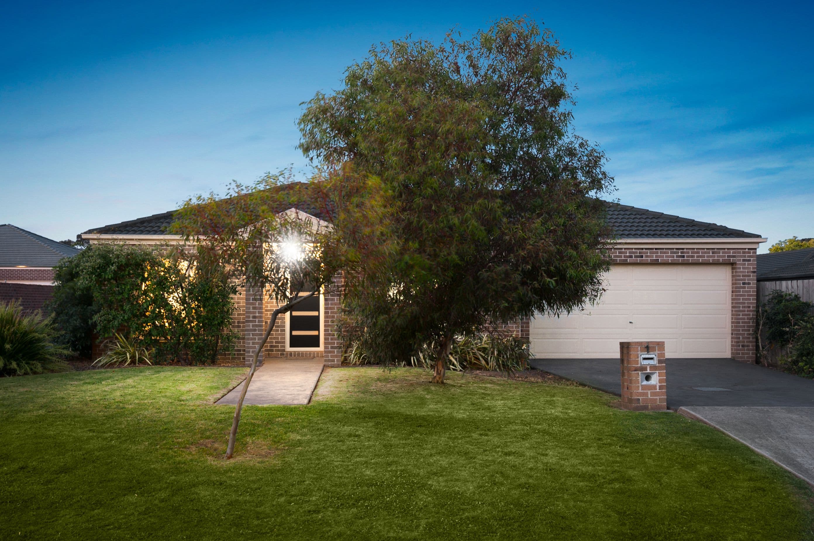 7 Jamieson Court, Pakenham VIC 3810, Pakenham - Thumbnail 2