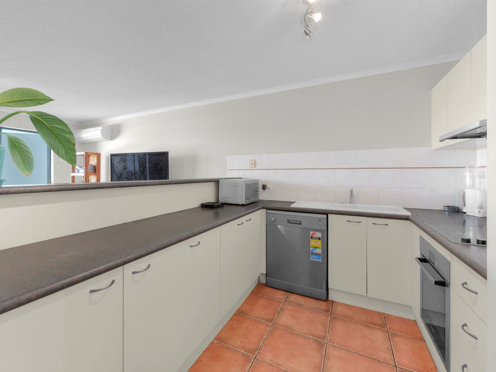 25-27 Whytecliffe Street, Albion QLD 4010, Albion - Thumbnail 4