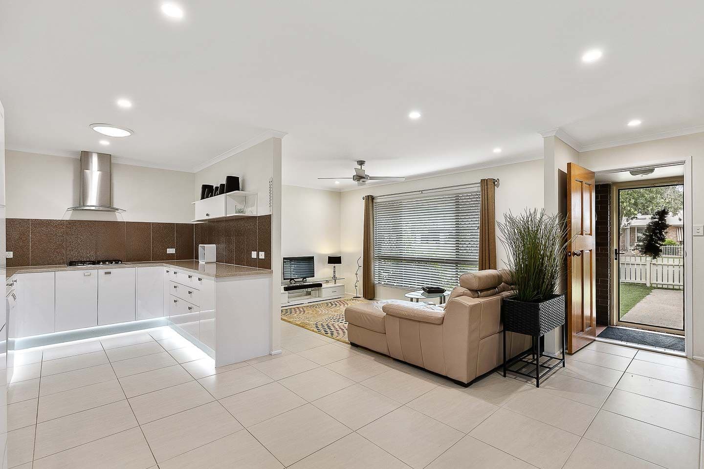 200 Truro Street, Urangan QLD 4655, Urangan - Thumbnail 4